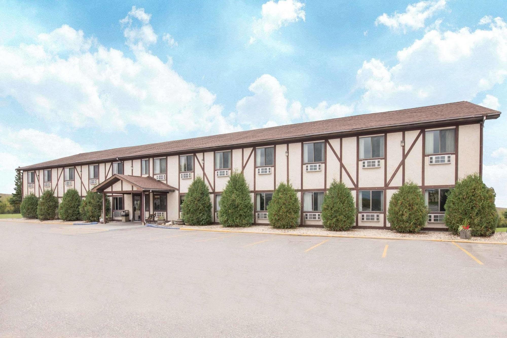Super 8 By Wyndham Warroad Hotel Exterior photo